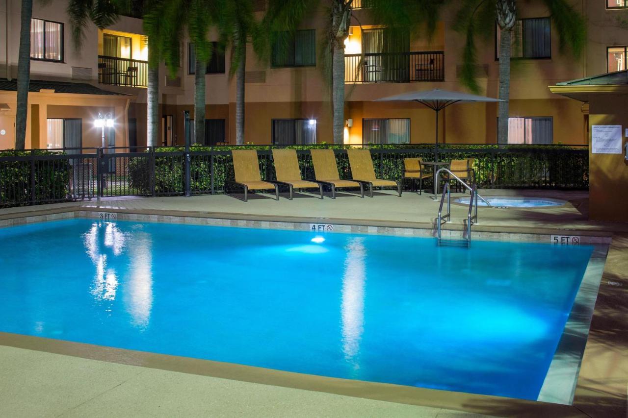 Courtyard By Marriott Daytona Beach Speedway/Airport Exterior photo