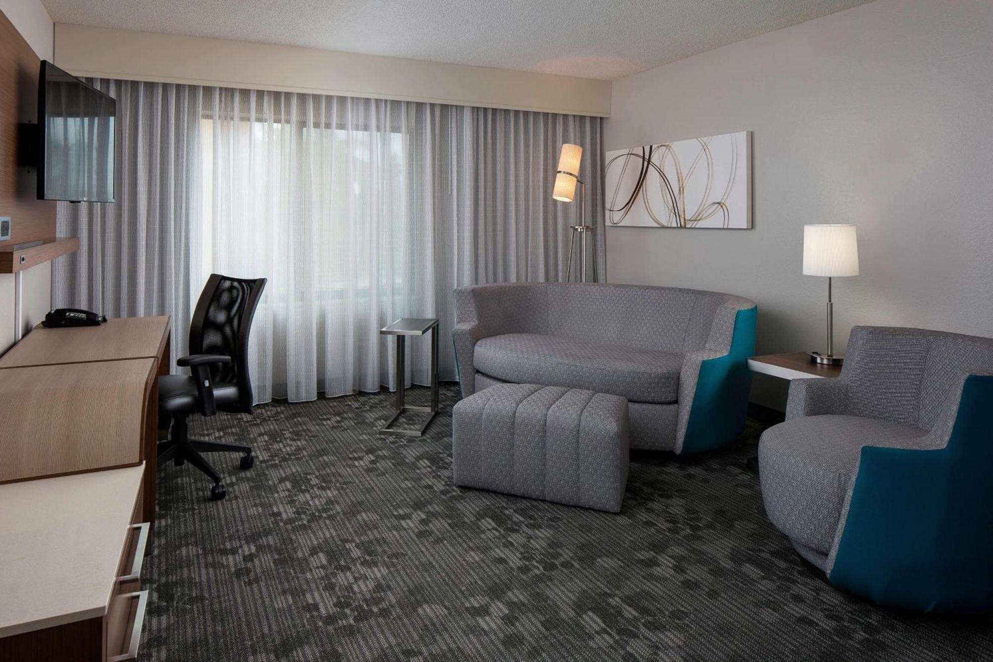 Courtyard By Marriott Daytona Beach Speedway/Airport Exterior photo