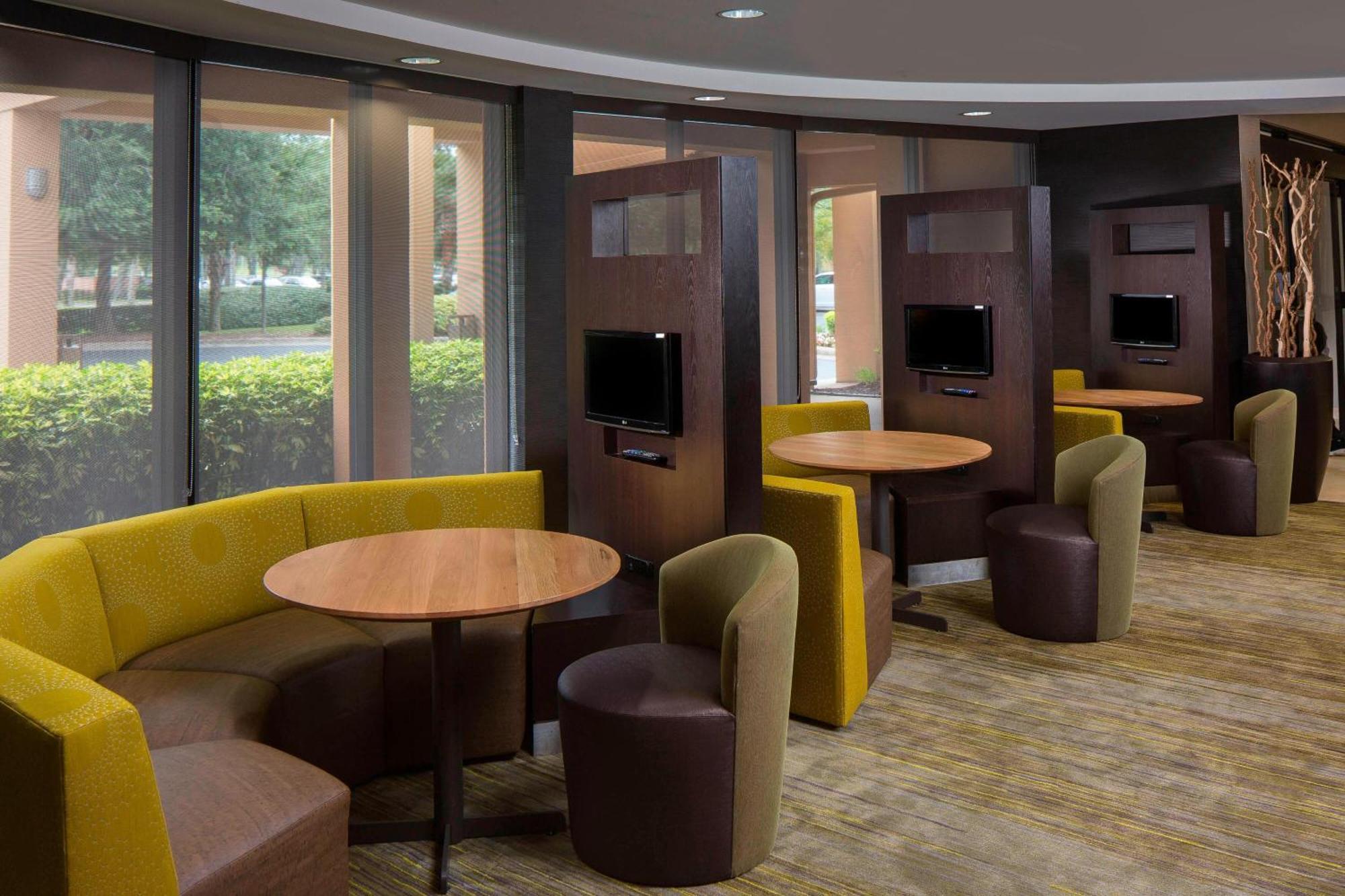 Courtyard By Marriott Daytona Beach Speedway/Airport Exterior photo