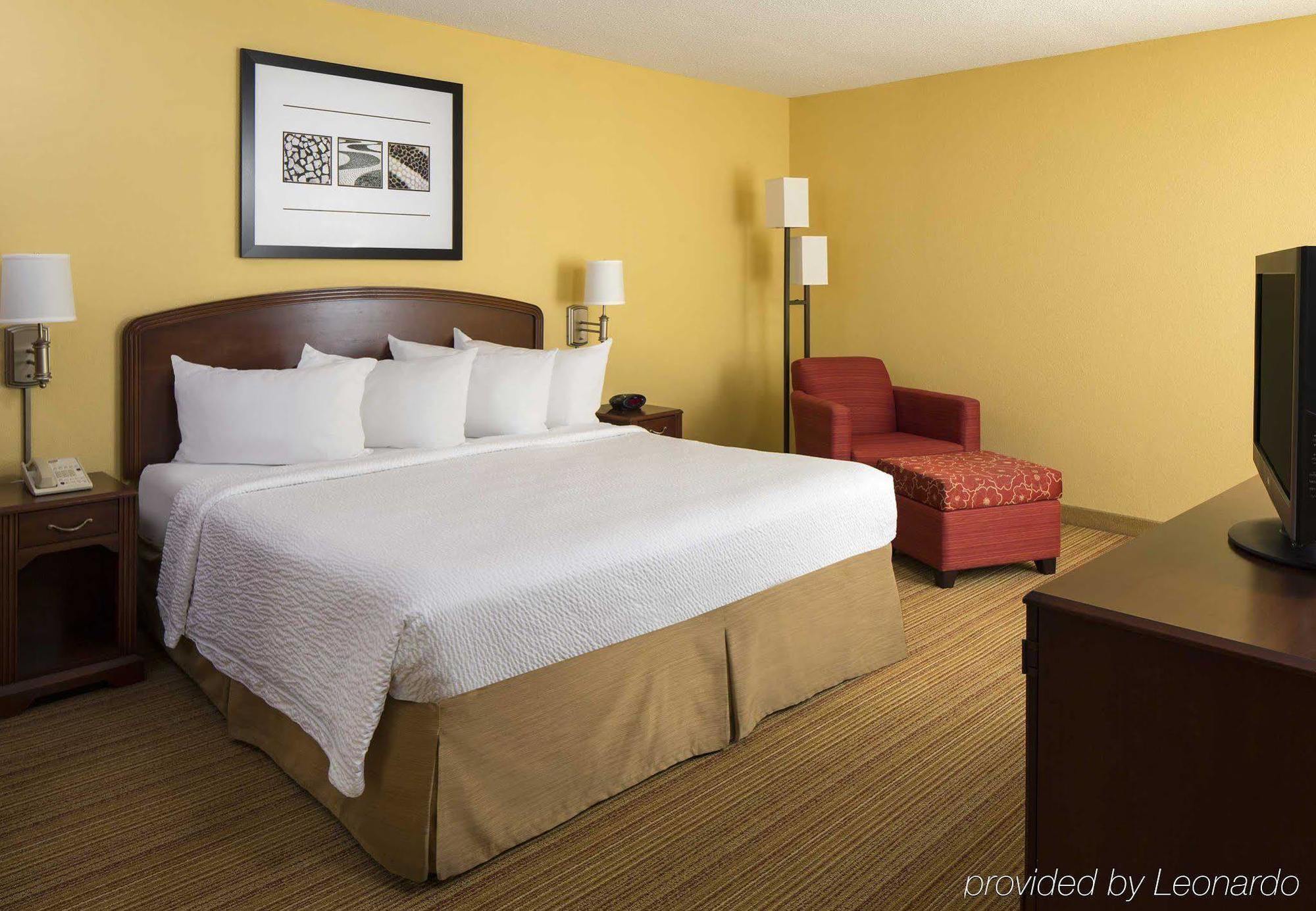 Courtyard By Marriott Daytona Beach Speedway/Airport Exterior photo